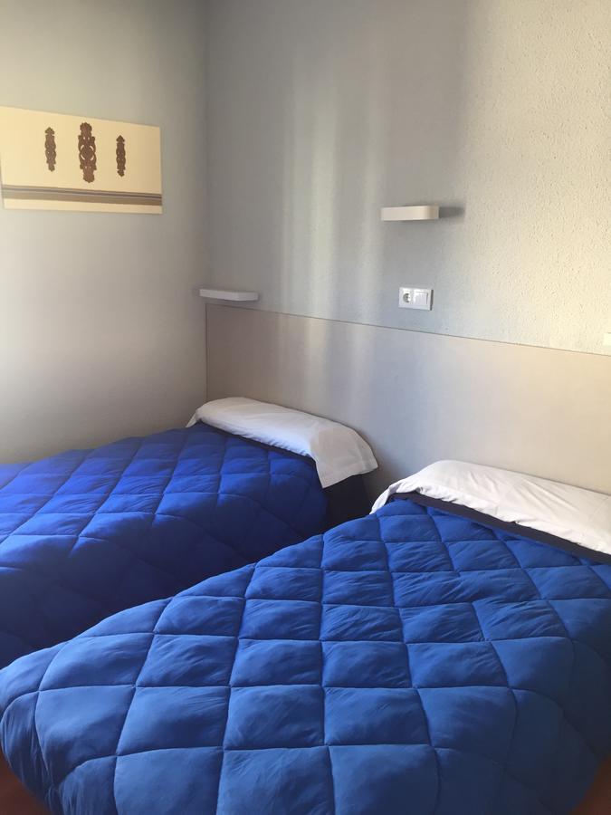 Hostal Rosales Aranda de Duero Exterior photo